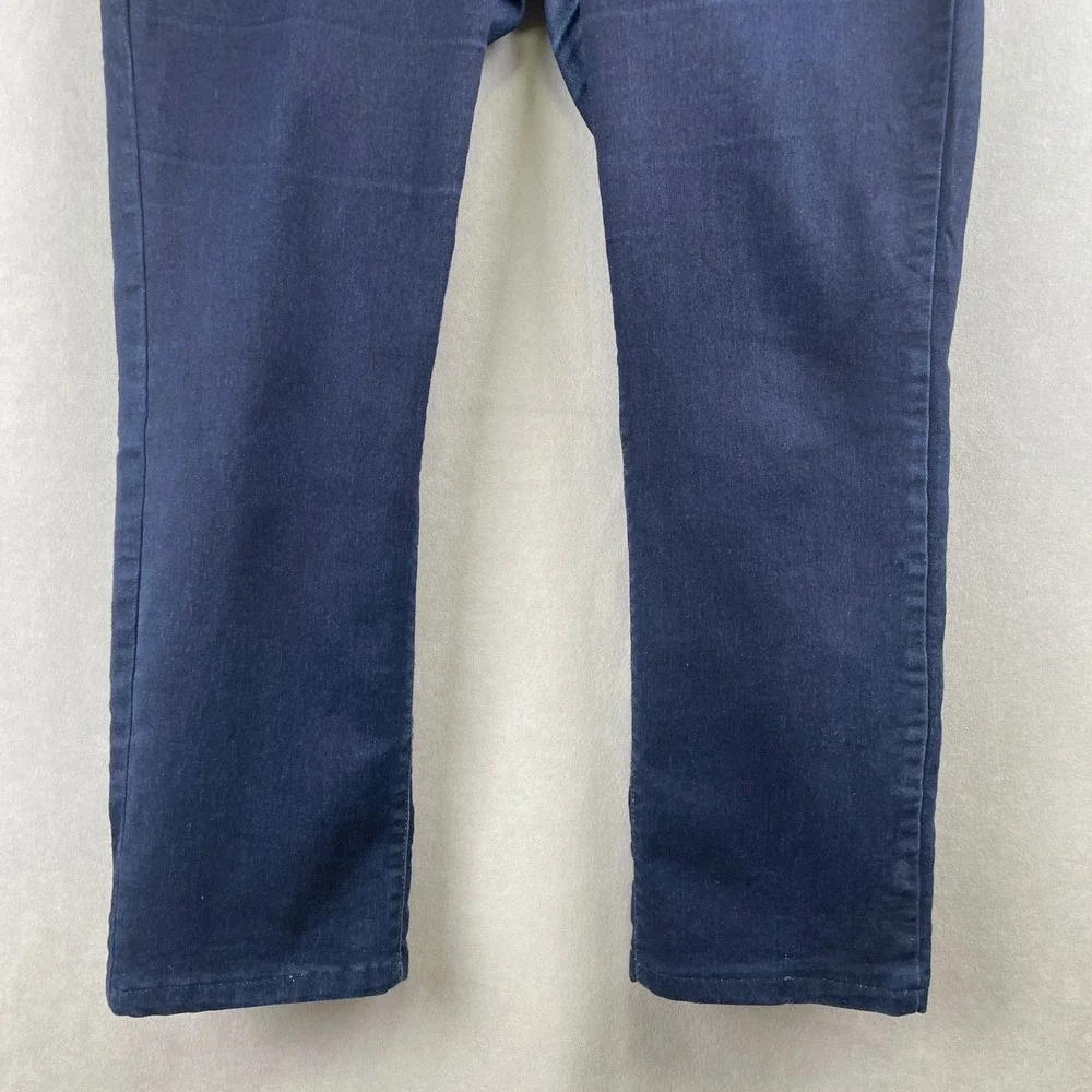 Levis fits large